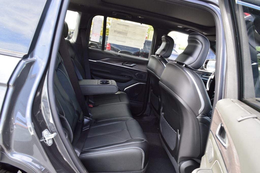 2025 Jeep Grand Cherokee Overland