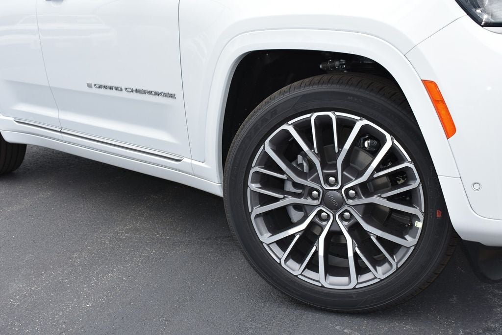 2026 Jeep Grand Cherokee Summit
