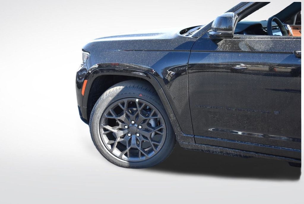 2026 Jeep Grand Cherokee Summit