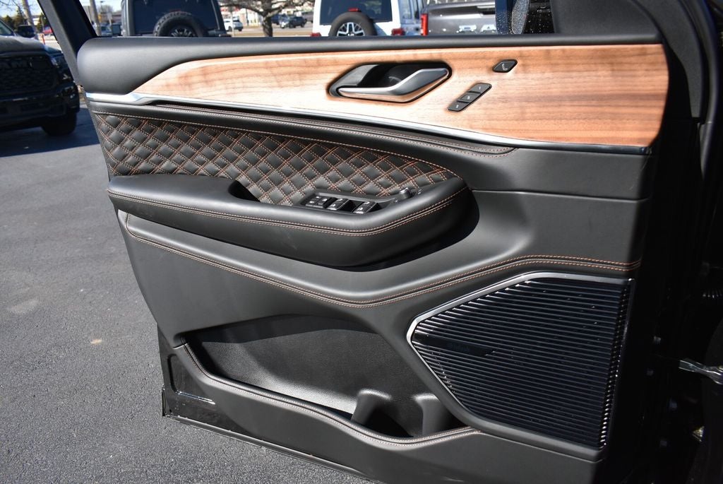 2026 Jeep Grand Cherokee Summit