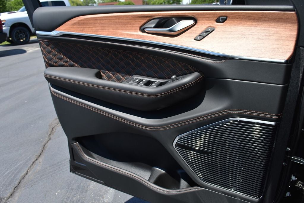 2026 Jeep Grand Cherokee Summit