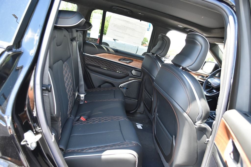 2026 Jeep Grand Cherokee Summit
