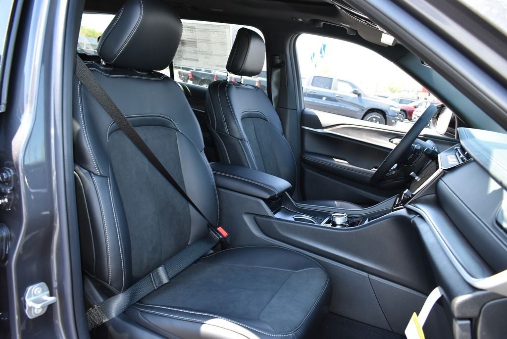 2026 Jeep Grand Cherokee L Altitude