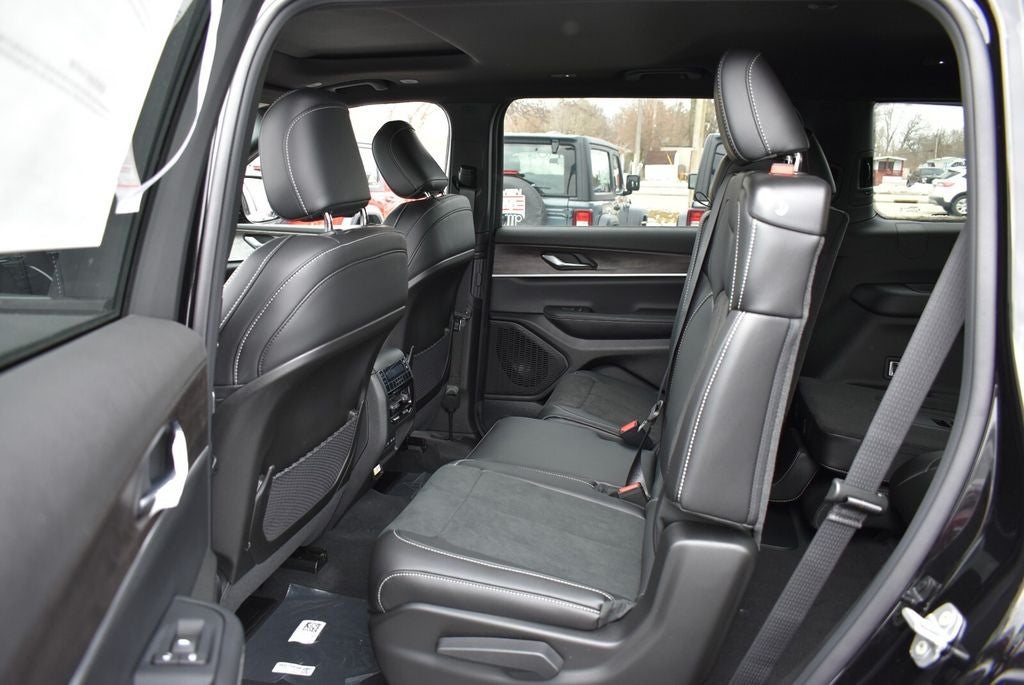 2026 Jeep Grand Cherokee L Laredo