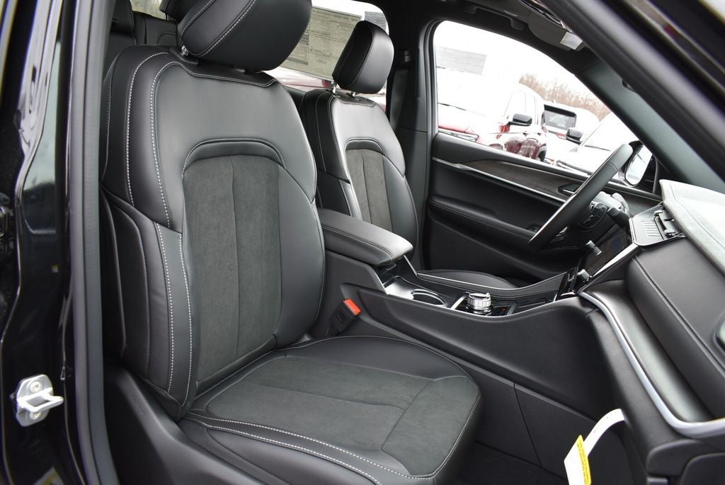 2026 Jeep Grand Cherokee L Laredo