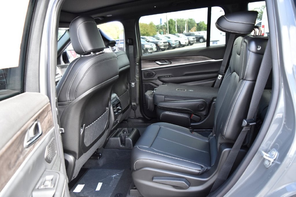 2027 Jeep Grand Cherokee L Limited