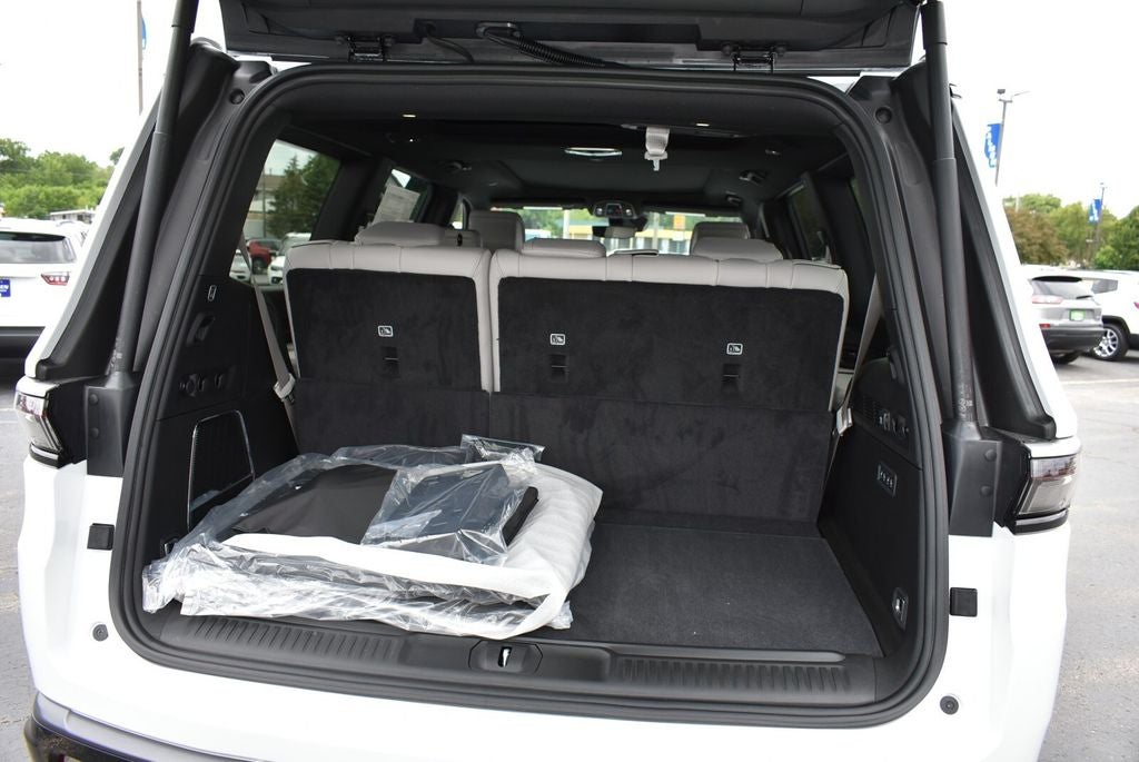 2026 Jeep Grand Wagoneer 4x4