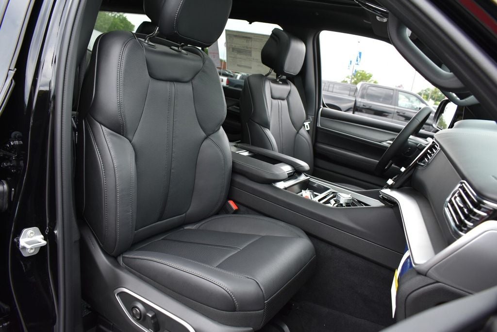2026 Jeep Grand Wagoneer Limited Reserve