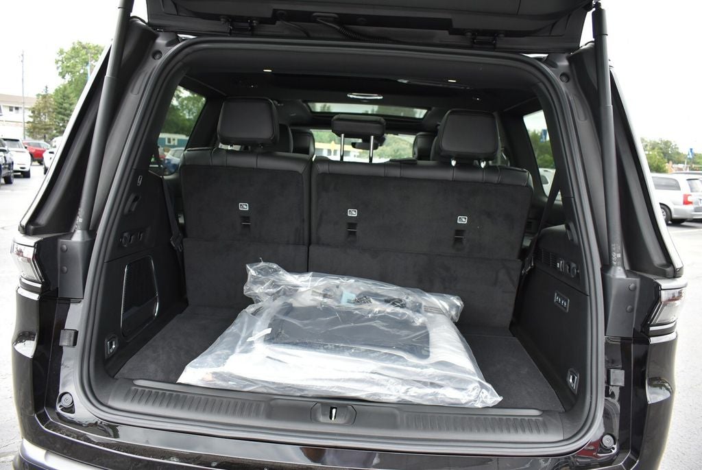 2026 Jeep Grand Wagoneer Limited Reserve