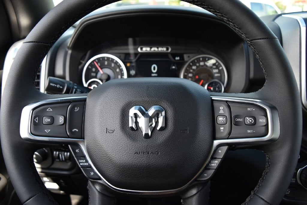 2027 RAM 1500 Big Horn/Lone Star