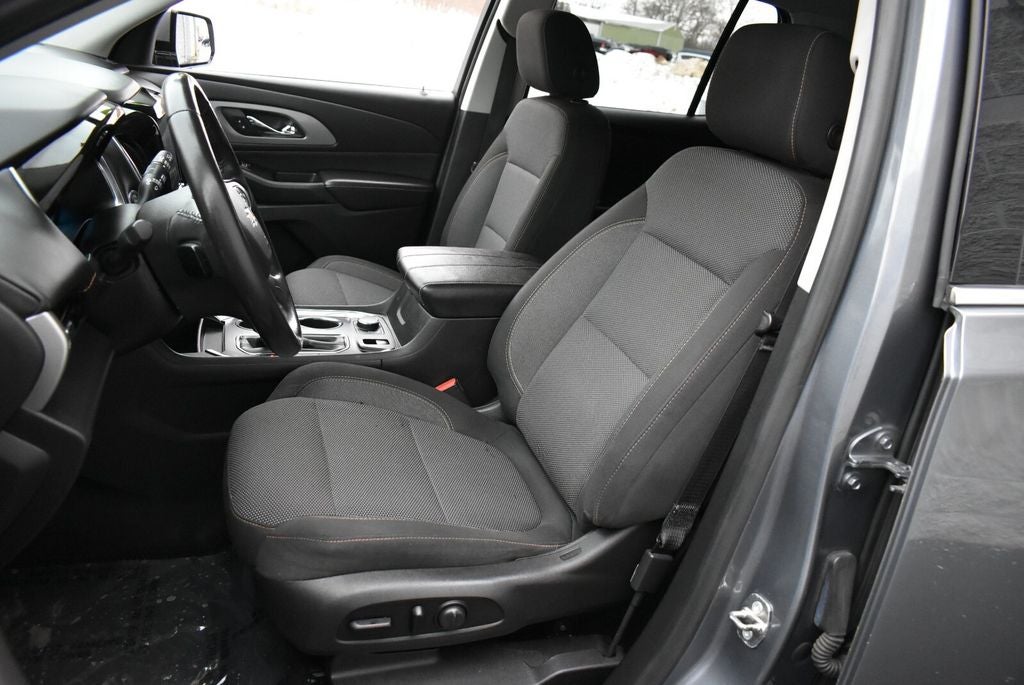 2018 Chevrolet Traverse LT Cloth w/1LT