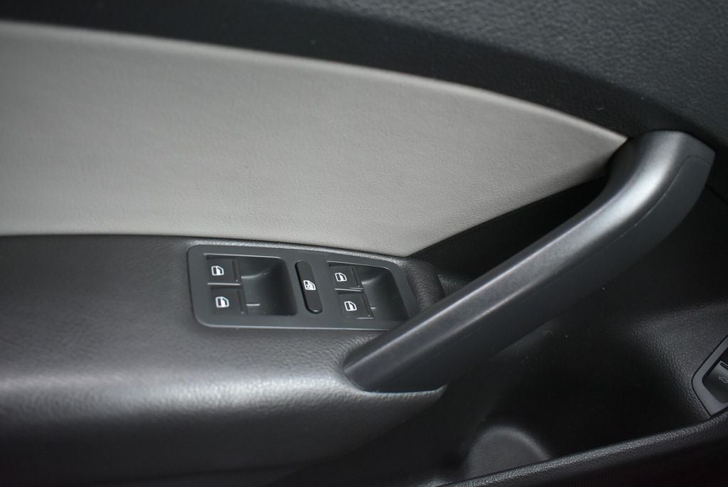 2015 Volkswagen Passat 1.8T Sport