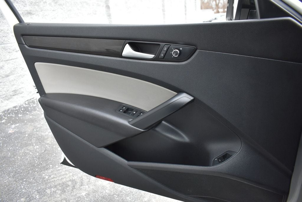 2015 Volkswagen Passat 1.8T Sport