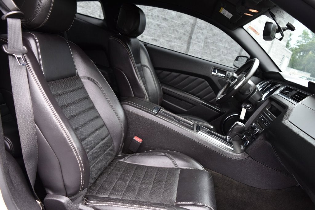 2014 Ford Mustang V6