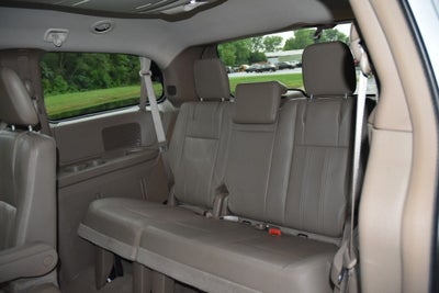 2016 Chrysler Town & Country Touring