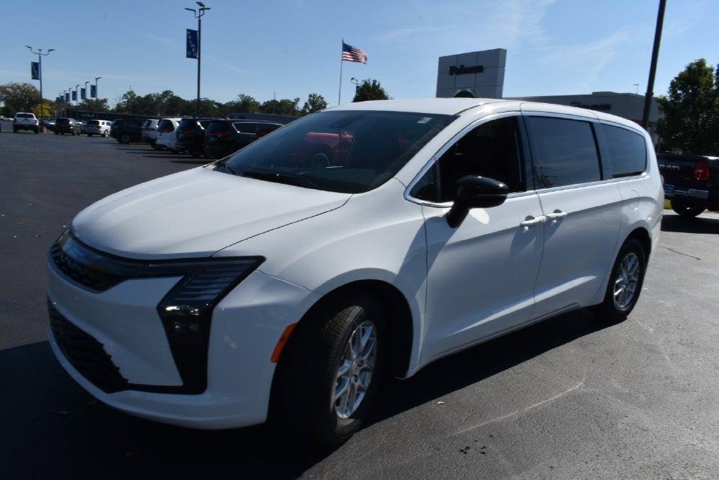 2027 Chrysler Pacifica Select