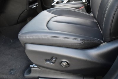 2027 Chrysler Pacifica LX