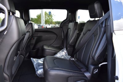 2027 Chrysler Pacifica LX