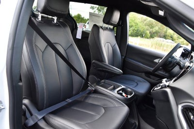 2027 Chrysler Pacifica LX