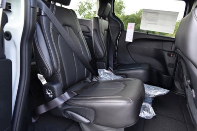 2027 Chrysler Pacifica LX