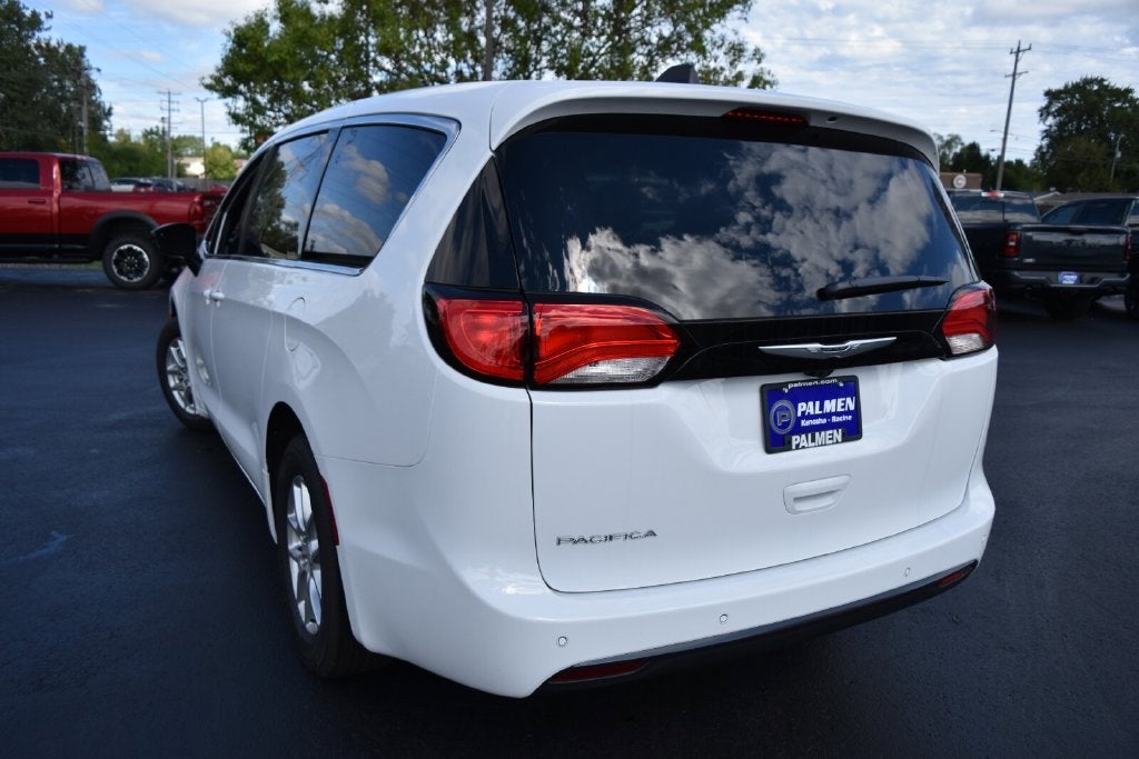 2027 Chrysler Pacifica LX