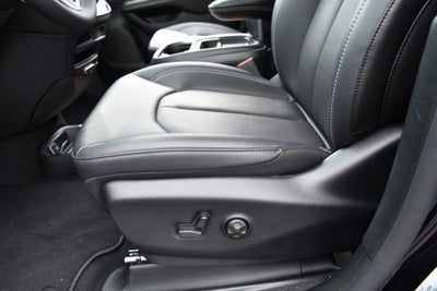 2027 Chrysler Pacifica LX