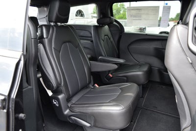 2027 Chrysler Pacifica LX