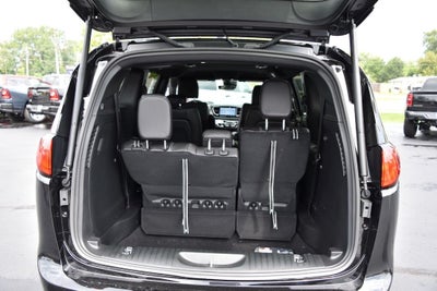 2027 Chrysler Pacifica LX
