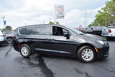 2027 Chrysler Pacifica LX