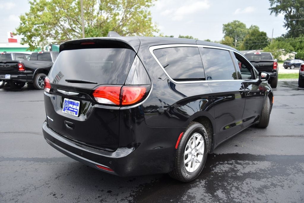 2027 Chrysler Pacifica LX