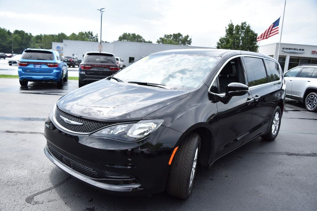 2027 Chrysler Pacifica LX