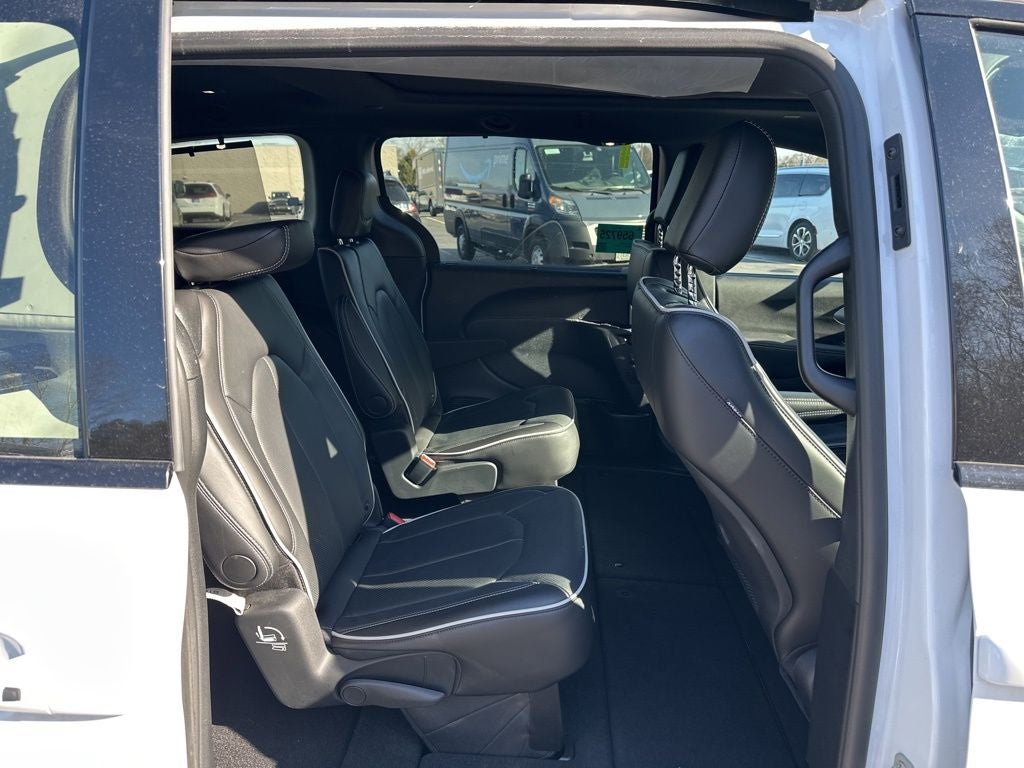 2025 Chrysler Pacifica Limited