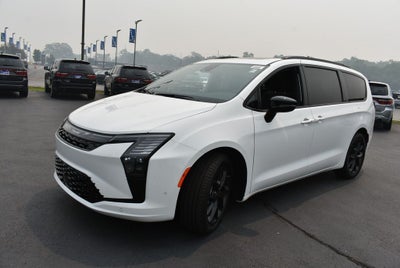 2027 Chrysler Pacifica Limited