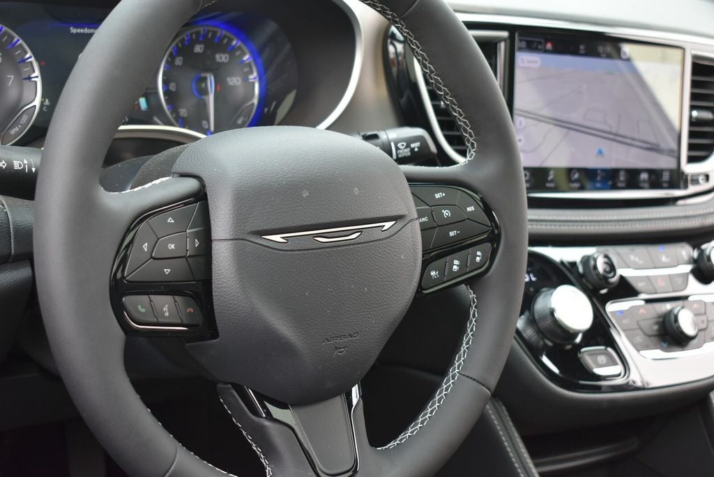 2027 Chrysler Pacifica Limited