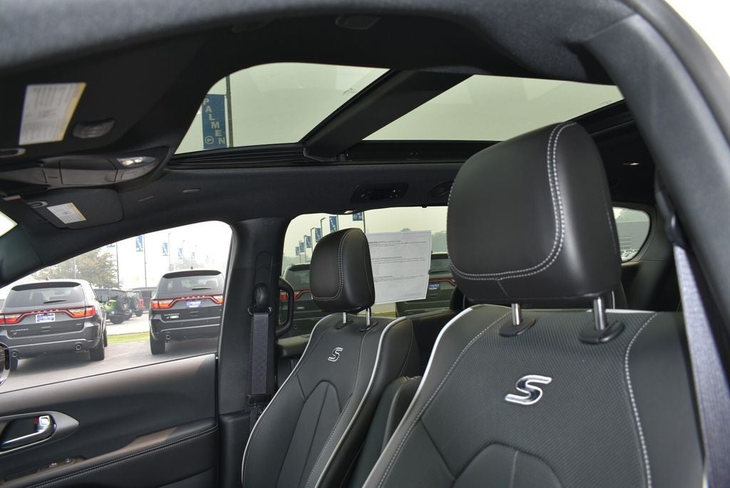2027 Chrysler Pacifica Limited