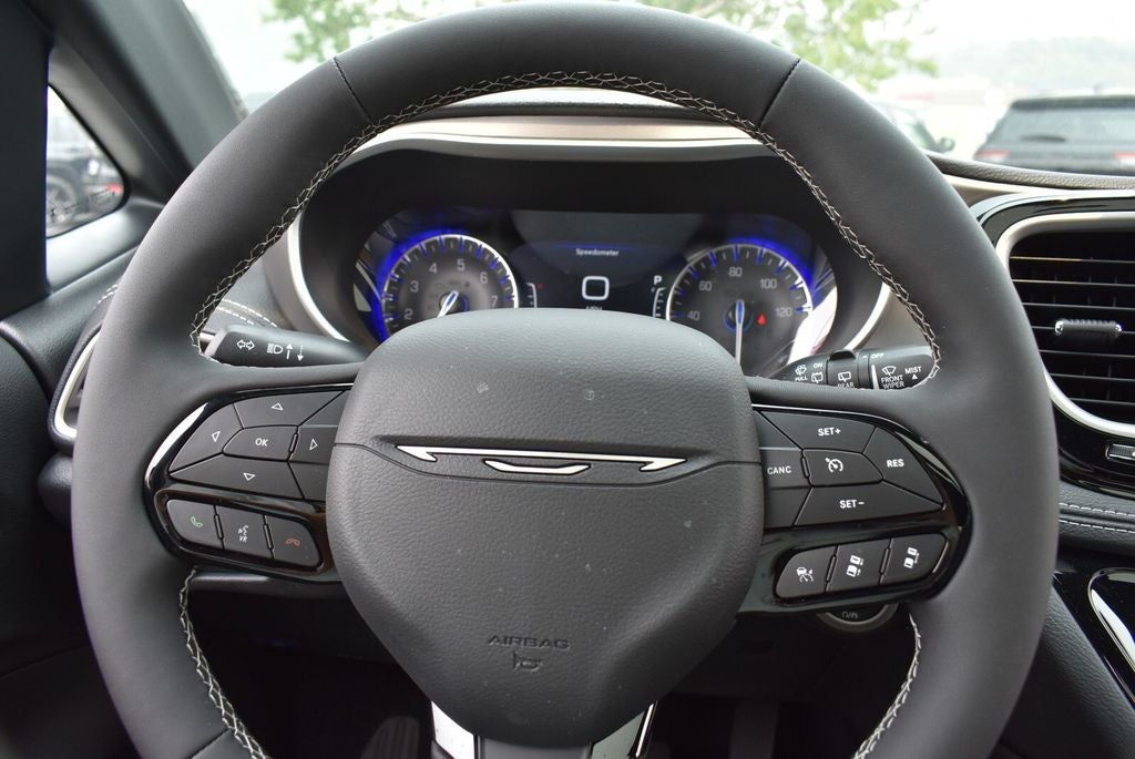 2027 Chrysler Pacifica Limited