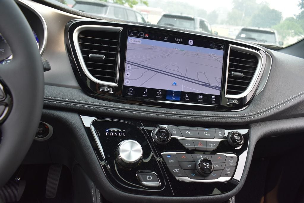 2027 Chrysler Pacifica Limited
