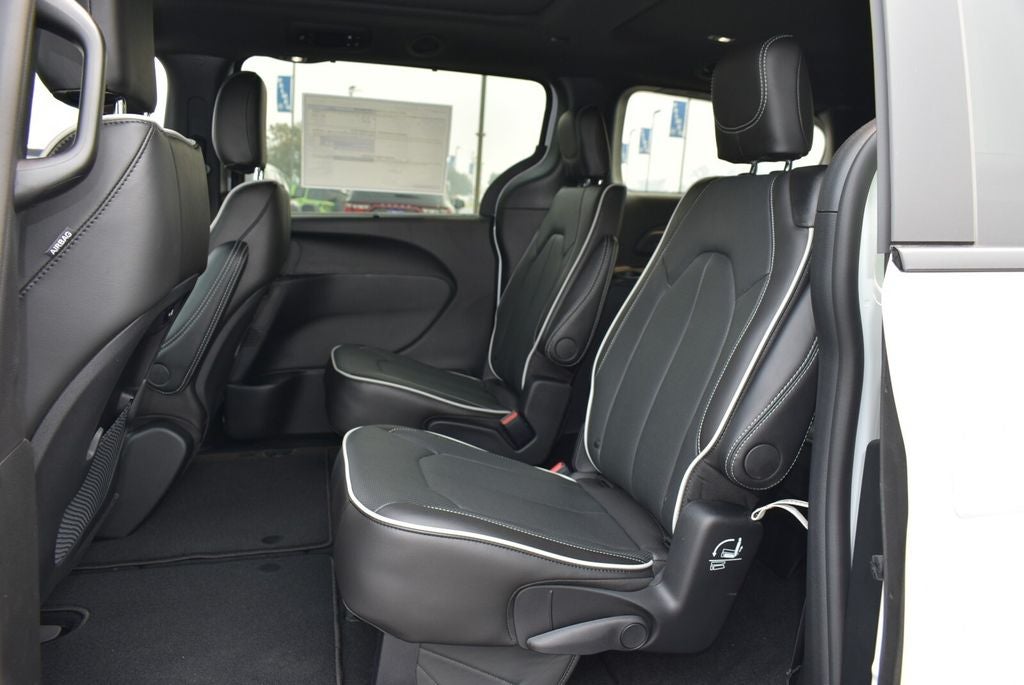 2027 Chrysler Pacifica Limited