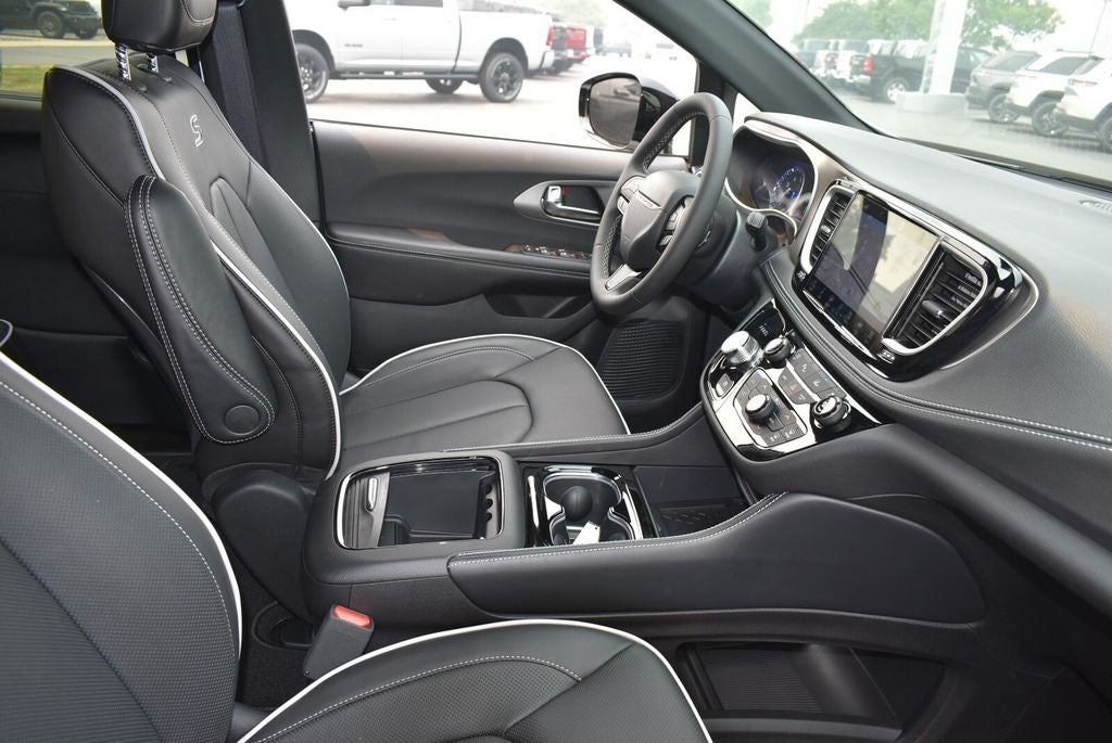 2027 Chrysler Pacifica Limited