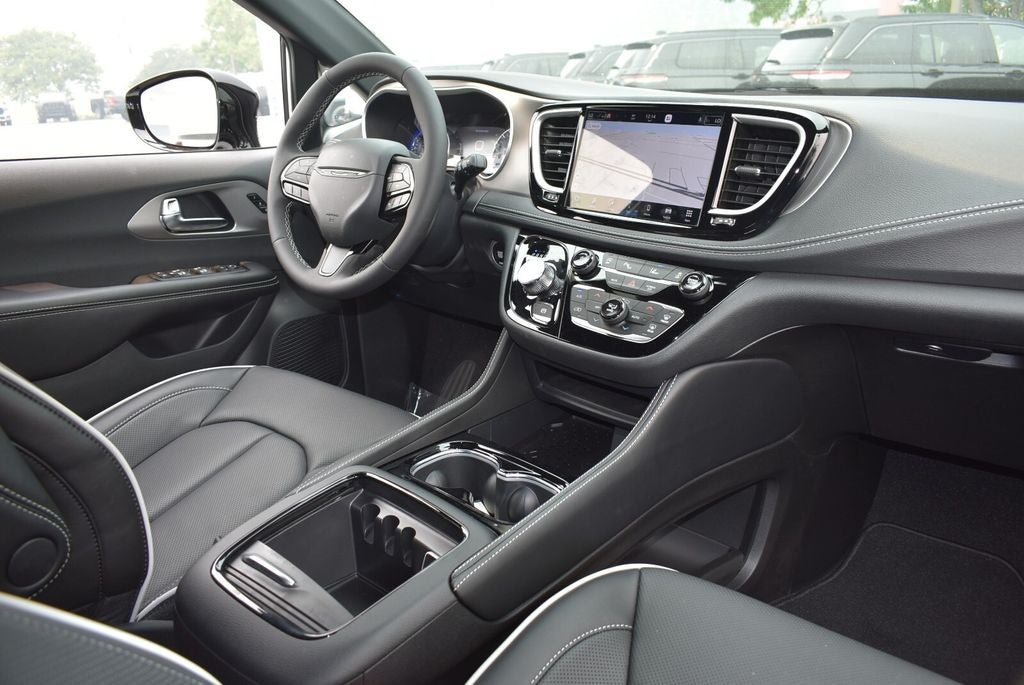 2027 Chrysler Pacifica Limited