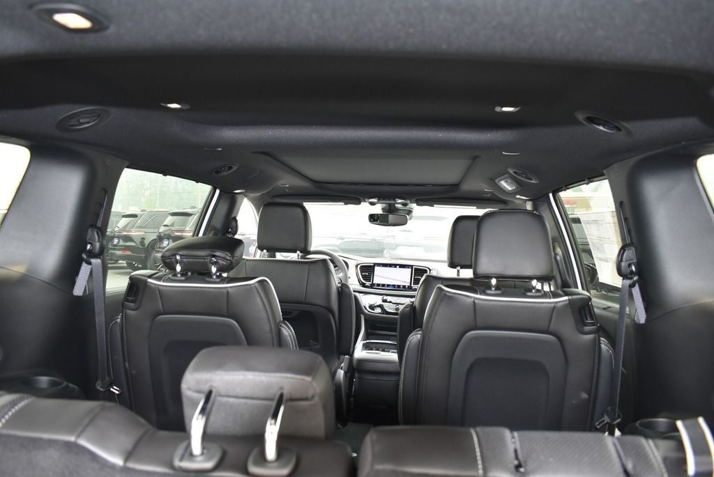 2027 Chrysler Pacifica Limited