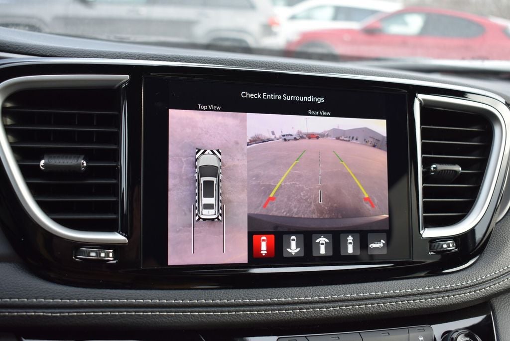 2026 Chrysler Pacifica Select