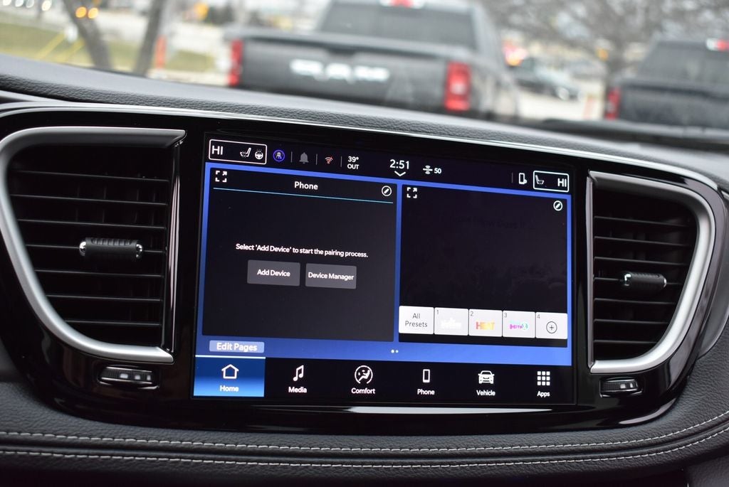 2026 Chrysler Pacifica Select