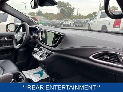 2025 Chrysler Pacifica Select