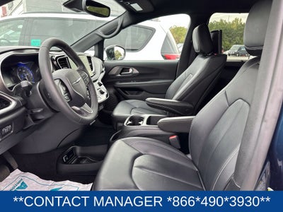 2025 Chrysler Pacifica Select
