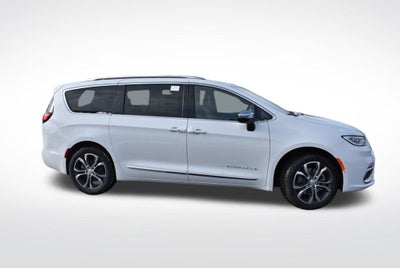 2026 Chrysler Pacifica Pinnacle