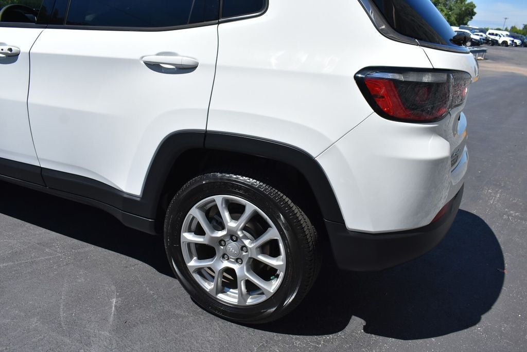 2024 Jeep Compass Latitude Lux