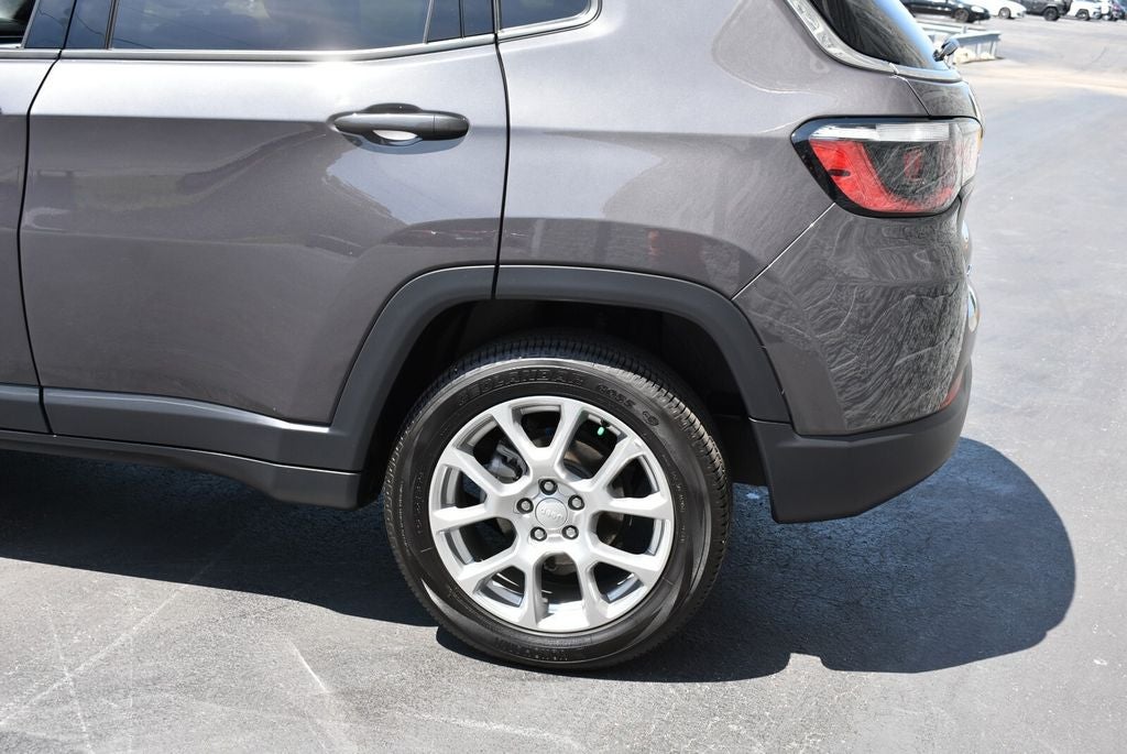 2024 Jeep Compass Latitude Lux