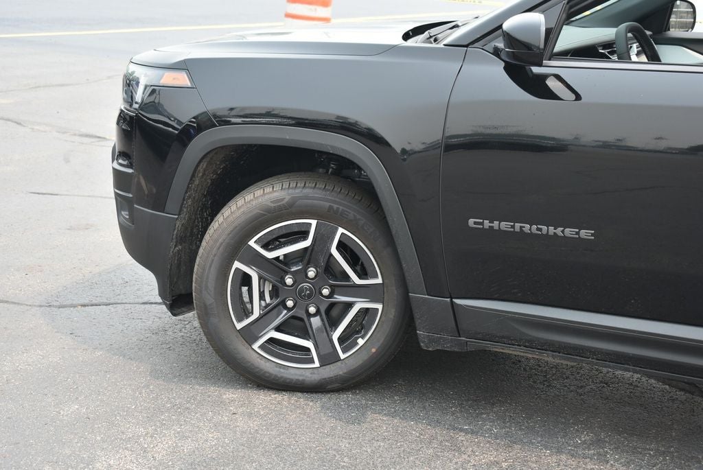 2026 Jeep Cherokee Laredo