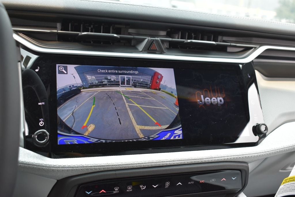 2026 Jeep Cherokee Laredo